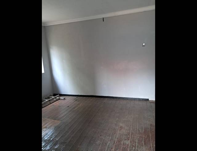 6 BEDROOM HOUSE FOR SALE IN SPRINGS CENTRAL